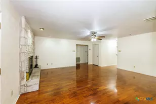 209 Coventry Ln, Seguin, TX 78155 - Photo 16