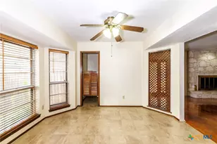 209 Coventry Ln, Seguin, TX 78155 - Photo 12