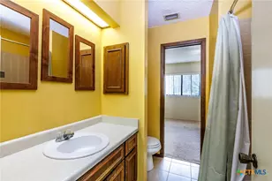 209 Coventry Ln, Seguin, TX 78155 - Photo 36