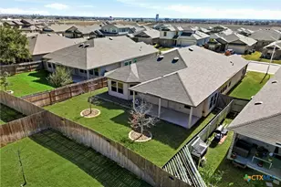 1132 Amber Lk, Seguin, TX 78155 - Photo 8