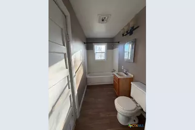 802 Cadwell, Yoakum, TX 77954 - Photo 6