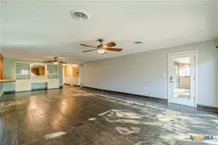 17 Ridge Dr, New Braunfels, TX 78130 - Photo 4