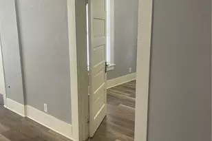 205 E Kingsbury St, Seguin, TX 78155 - Photo 8