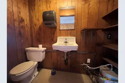 3007 E Red River Street, Victoria, TX 77901 - Photo 8