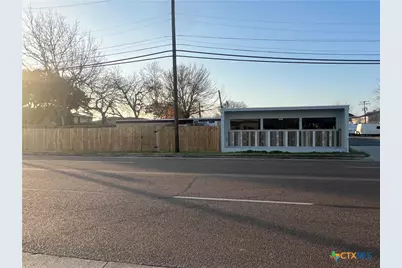 3007 E Red River Street, Victoria, TX 77901 - Photo 2