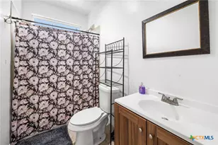 22914 Skila Dr, Elmendorf, TX 78112 - Photo 16