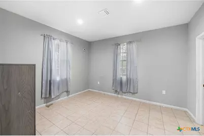 22914 Skila Drive, Elmendorf, TX 78112 - Photo 6