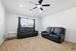 425 Lancebill Dr, Lockhart, TX 78644 - Photo 4