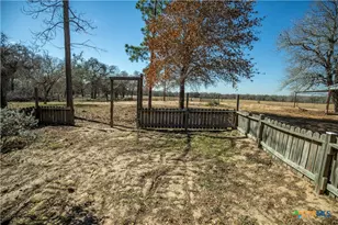 1387 County Rd 304, Floresville, TX 78114 - Photo 24