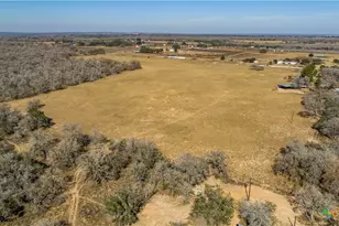 1387 County Rd 304, Floresville, TX 78114 - Photo 6