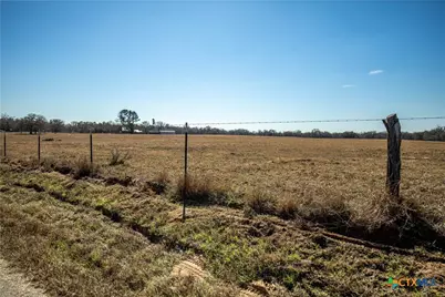1387 County Road 304, Floresville, TX 78114 - Photo 18