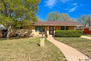 120 N 29th St, Gatesville, TX 76528 - Photo 1