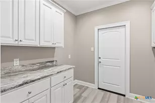 647 Oak Creek Pkwy, Seguin, TX 78155 - Photo 38