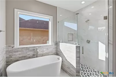 647 Oak Creek Parkway, Seguin, TX 78155 - Photo 32