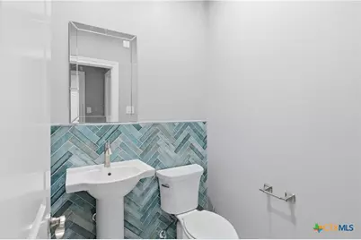 647 Oak Creek Parkway, Seguin, TX 78155 - Photo 36