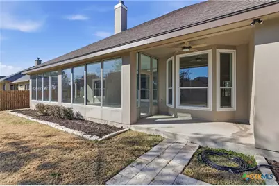 647 Oak Creek Parkway, Seguin, TX 78155 - Photo 6