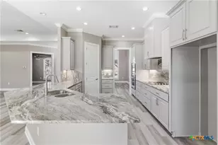 647 Oak Creek Pkwy, Seguin, TX 78155 - Photo 18