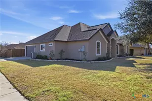 647 Oak Creek Pkwy, Seguin, TX 78155 - Photo 4