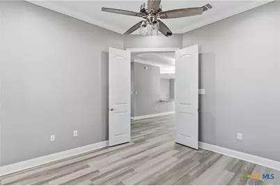 647 Oak Creek Parkway, Seguin, TX 78155 - Photo 14