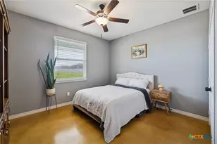 5476 County Rd 427, Stockdale, TX 78160 - Photo 24