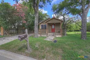 1630 Katy St, New Braunfels, TX 78130 - Photo 4