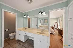 1911 Palace Dr, New Braunfels, TX 78130 - Photo 20