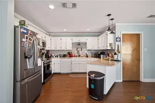 1911 Palace Dr, New Braunfels, TX 78130 - Photo 8