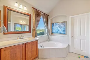 1525 Fm 1704, Elgin, TX 78621 - Photo 20