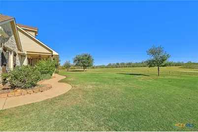 1525 Fm 1704, Elgin, TX 78621 - Photo 32
