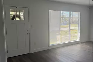 801 Hopkins St, Yoakum, TX 77995 - Photo 18