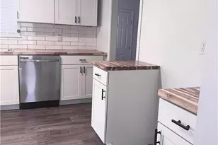 801 Hopkins St, Yoakum, TX 77995 - Photo 14