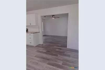 801 Hopkins St., Yoakum, TX 77995 - Photo 24