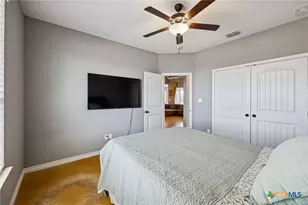 5476 County Rd 427, Stockdale, TX 78160 - Photo 22