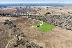 5476 County Rd 427, Stockdale, TX 78160 - Photo 2