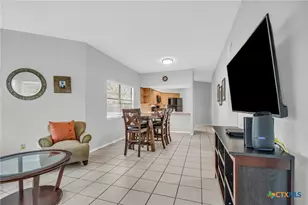 401 W Lincoln St, New Braunfels, TX 78130 - Photo 6