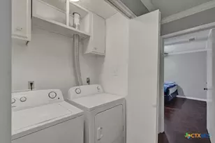 1051 Country Club Dr, Seguin, TX 78155 - Photo 10