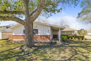 121 Bonham St, Port Lavaca, TX 77979 - Photo 2