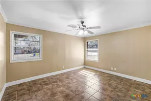 121 Bonham St, Port Lavaca, TX 77979 - Photo 10