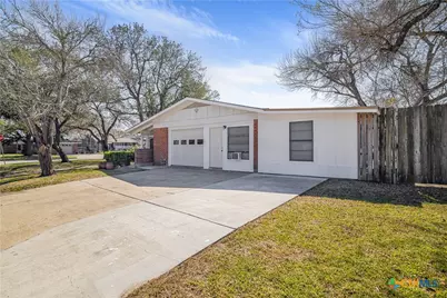 121 Bonham Street, Port Lavaca, TX 77979 - Photo 4