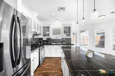 307 Stone Gate Drive, Victoria, TX 77904 - Photo 6