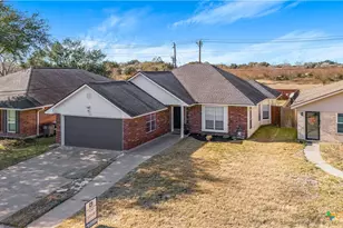 307 Stone Gate Dr, Victoria, TX 77904 - Photo 2