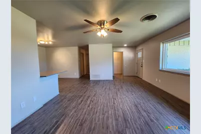 362 Lockener Avenue, New Braunfels, TX 78130 - Photo 8