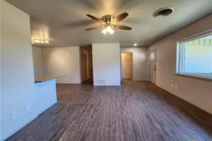 362 Lockener Ave, New Braunfels, TX 78130 - Photo 8