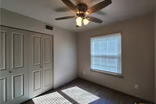 362 Lockener Ave, New Braunfels, TX 78130 - Photo 24