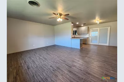 362 Lockener Avenue, New Braunfels, TX 78130 - Photo 6