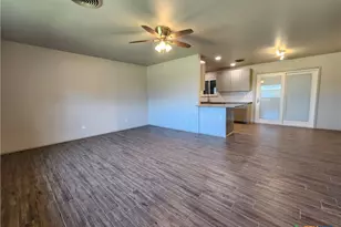 362 Lockener Ave, New Braunfels, TX 78130 - Photo 6