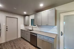 362 Lockener Ave, New Braunfels, TX 78130 - Photo 12