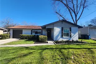 362 Lockener Ave, New Braunfels, TX 78130 - Photo 2