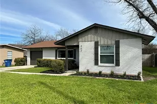 362 Lockener Ave, New Braunfels, TX 78130 - Photo 4