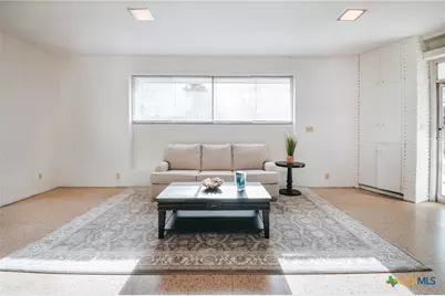 305 N Laurent Street, Victoria, TX 77901 - Photo 6